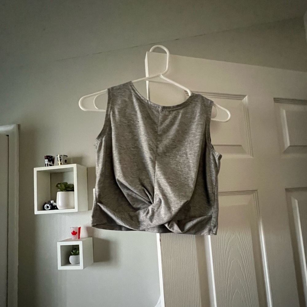 Gray cropped shirt